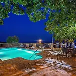 Villa Dahlia