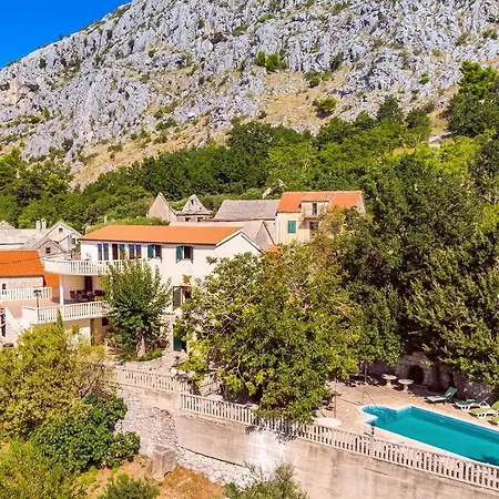 Old Stone House - Private Pool - Jacuzzi - Panoramic View -full Privacy Jesenice (Split-Dalmatia)