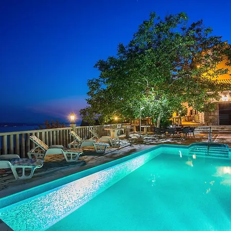 Βίλα Old Stone House - Private Pool - Jacuzzi - Panoramic View -full Privacy *