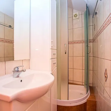Βίλα Old Stone House - Private Pool - Jacuzzi - Panoramic View -full Privacy Jesenice (Split-Dalmatia)