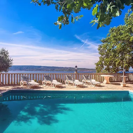 Old Stone House - Private Pool - Jacuzzi - Panoramic View -full Privacy Βίλα Jesenice (Split-Dalmatia)